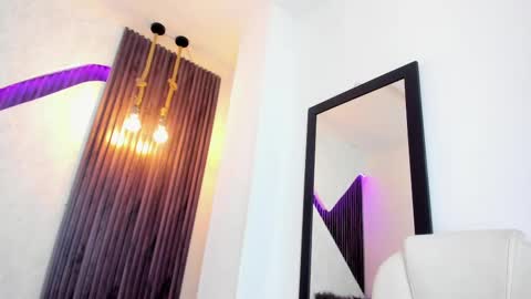 Snapshot of laurin_clauz chatting on September 8, 3:55 pm Lau online show from September 8, 3:55 pm