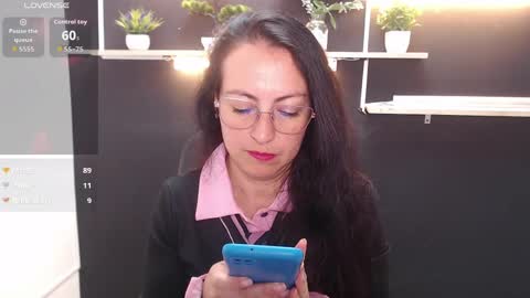 Laury  online show from April 16, 9:39 pm