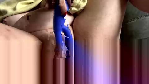 lauu3ren online show from April 25, 4:48 pm