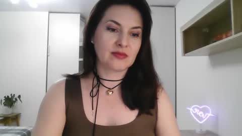 Snapshot of lavender_victoria chatting on February 2, 6:31 pm Diana online show from February 2, 6:31 pm