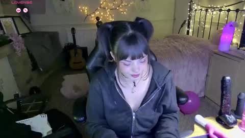 Lavenderrzz online show from February 24, 3:37 pm