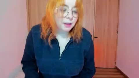 laylaah online show from October 28, 3:18 am