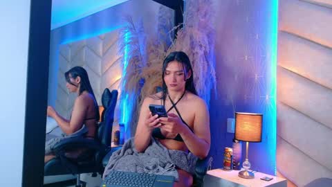 Snapshot of layadoll chatting on October 19, 3:55 am laya online show from October 19, 3:55 am
