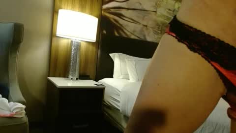 LayceeJ online show from December 2, 3:27 am