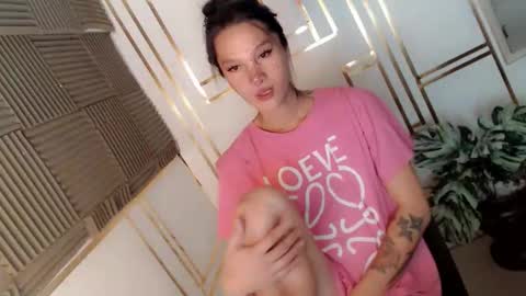 layla47649867 online show from April 4, 2:40 am