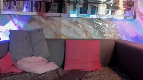 Layla online show from March 12, 3:35 am