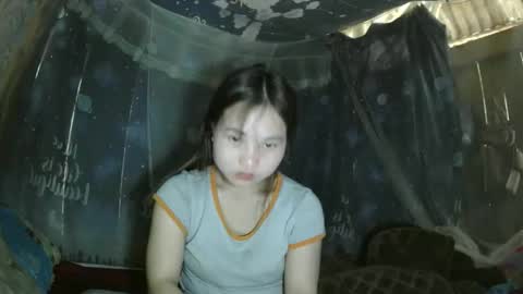 layla_999 online show from April 4, 5:25 am