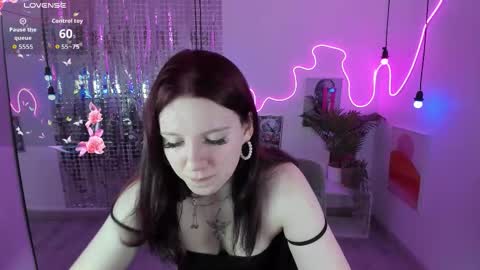 layla_glam online show from October 7, 1:18 pm