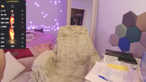 Laylaa Dreams online show from November 4, 2:13 am