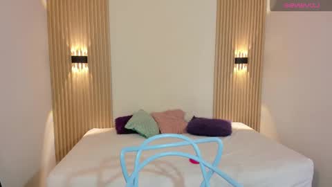 LaylaEmber online show from March 1, 1:48 pm