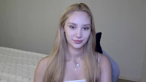 LaylaPretty001 online show from December 15, 5:25 am