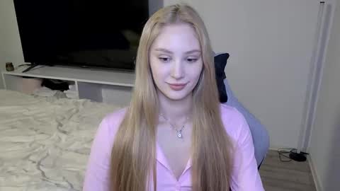 Laylla001 online show from February 26, 7:01 am