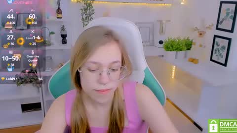 layriantavee online show from February 10, 9:58 am