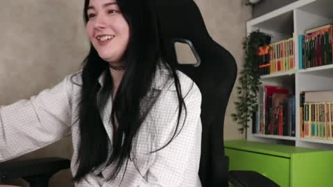 Lisa online show from April 11, 3:33 am