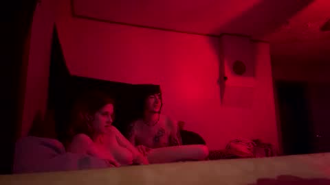 lboyett18 online show from March 26, 8:41 am