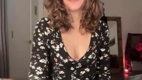 Leah Sparkles online show from January 19, 12:15 pm