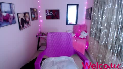 Snapshot of leandra_sex chatting on February 25, 6:23 pm Leandra online show from February 25, 6:23 pm