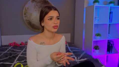 Sophie online show from March 23, 7:08 pm