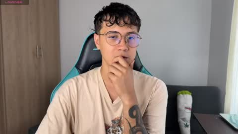 leaneseb online show from April 5, 9:23 pm