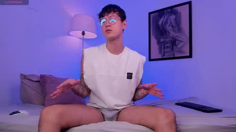 leaneseb online show from September 26, 5:10 pm