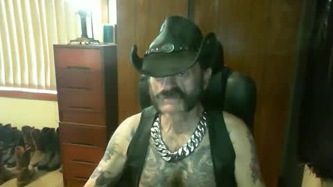 leathergreaser online show from April 5, 12:51 am