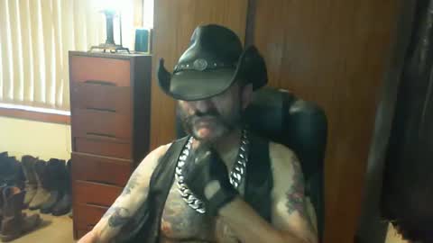 leathergreaser online show from March 31, 12:11 am