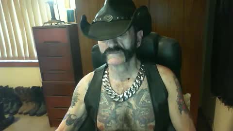 leathergreaser online show from October 30, 10:32 pm