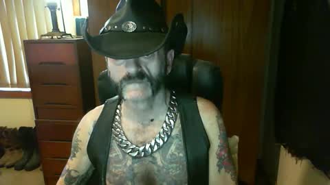 leathergreaser online show from November 3, 10:22 pm