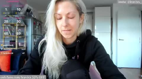 LeaVixx online show from October 25, 3:23 pm