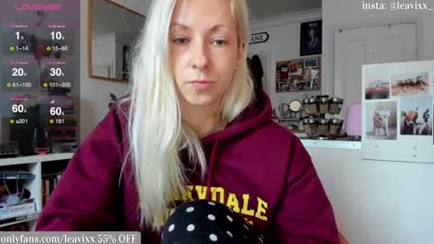 LeaVixx online show from December 11, 11:41 am