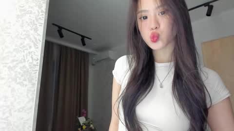 lee_chang online show from March 15, 7:39 pm