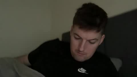 leedslad35 online show from December 12, 10:13 am