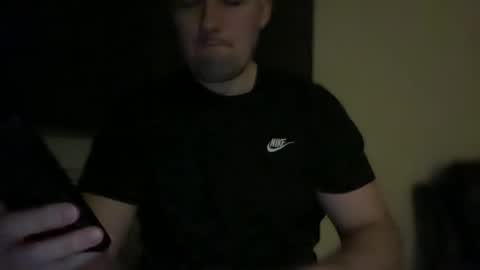 leedslad35 online show from December 14, 11:12 pm