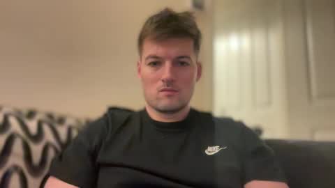 leedslad35 online show from December 13, 10:55 pm