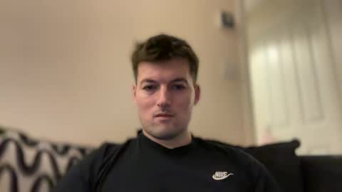 leedslad35 online show from December 17, 5:04 pm