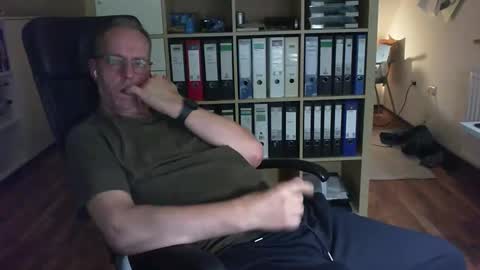 Snapshot of lefti27 chatting on October 16, 9:35 pm Dave online show from October 16, 9:35 pm