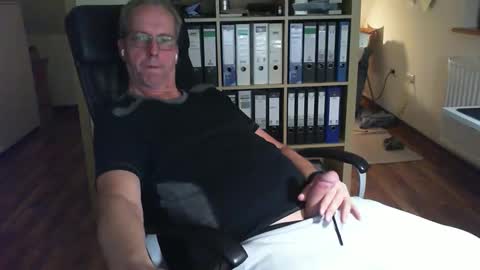 Snapshot of lefti27 chatting on September 29, 10:31 pm Dave online show from September 29, 10:31 pm