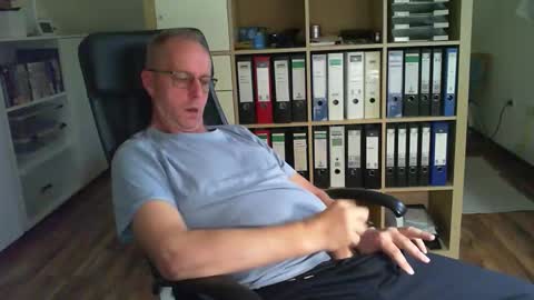 Snapshot of lefti27 chatting on October 11, 3:48 pm Dave online show from October 11, 3:48 pm