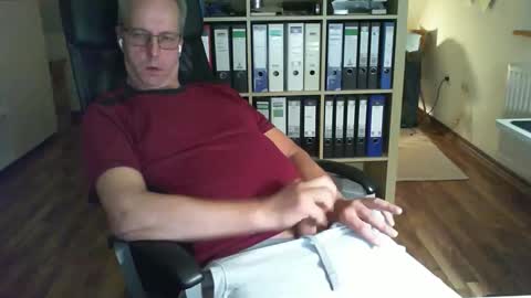 Snapshot of lefti27 chatting on September 19, 10:46 pm Dave online show from September 19, 10:46 pm