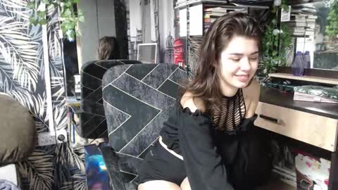 Liya online show from October 16, 2:49 pm