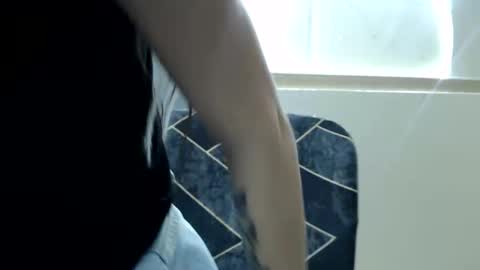 Liya online show from April 15, 11:38 pm