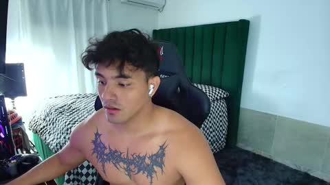  Lei  online show from February 1, 10:40 pm