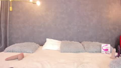 LEIGH ANGELS online show from November 29, 1:46 am