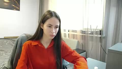 Snapshot of leila_monaco chatting on October 8, 10:54 am Leila online show from October 8, 10:54 am