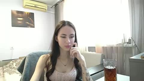 Snapshot of leila_monaco chatting on September 13, 9:23 am Leila online show from September 13, 9:23 am