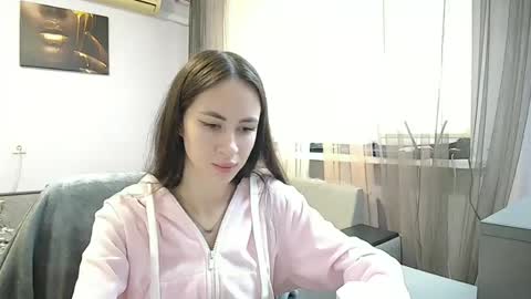 Snapshot of leila_monaco chatting on October 7, 9:16 am Leila online show from October 7, 9:16 am