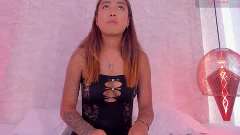 Leila online show from November 20, 9:45 pm