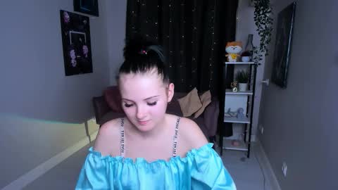 Snapshot of leila_xxbaby chatting on September 21, 1:37 pm Leila online show from September 21, 1:37 pm