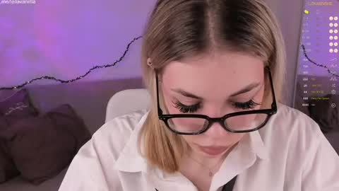 leilalafleur_ online show from April 19, 4:35 am