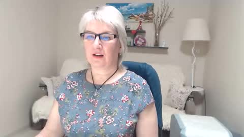 Leila Kinky online show from March 12, 6:17 am